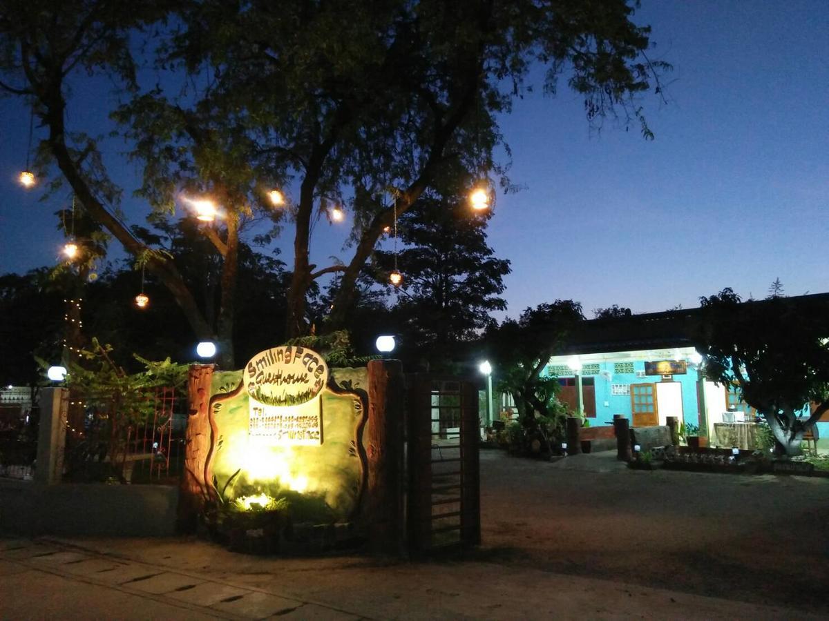Smilingface Guesthouse Sukhothai Dış mekan fotoğraf